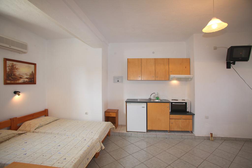 Alexandros Rooms&Studios Skopelos Habitación foto