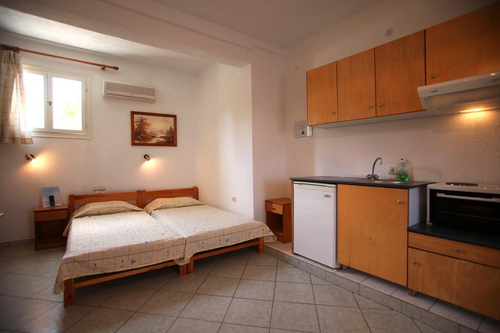 Alexandros Rooms&Studios Skopelos Habitación foto